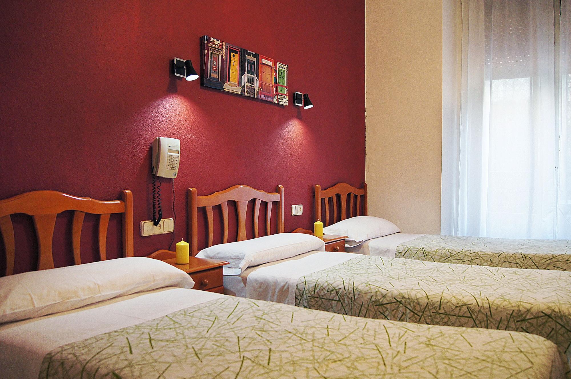 Hostal Fuencarral Kryse Madrid Buitenkant foto