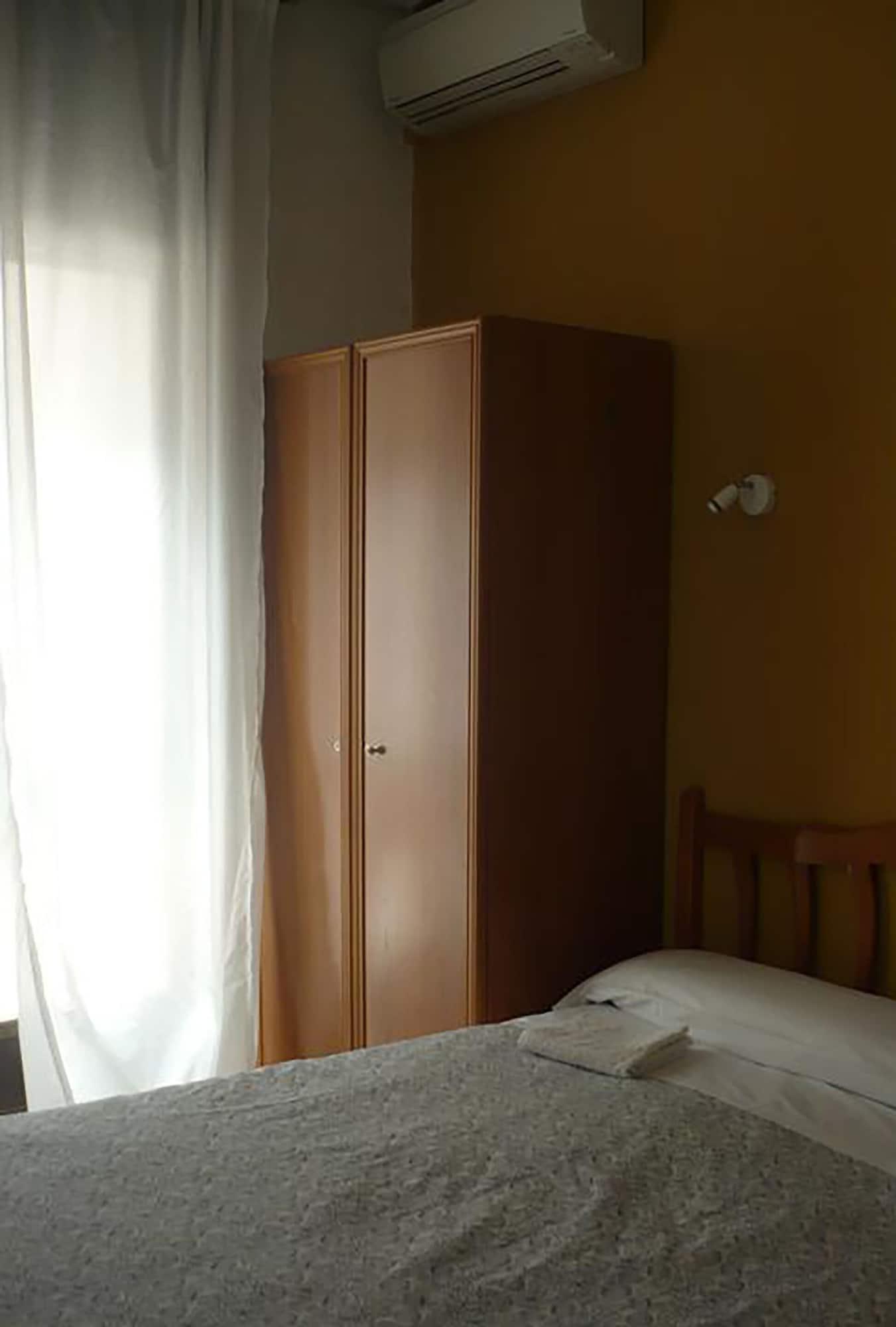 Hostal Fuencarral Kryse Madrid Buitenkant foto