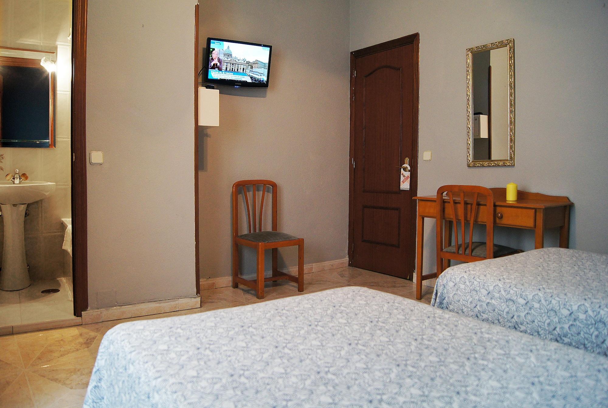 Hostal Fuencarral Kryse Madrid Buitenkant foto