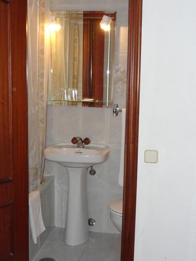 Hostal Fuencarral Kryse Madrid Buitenkant foto