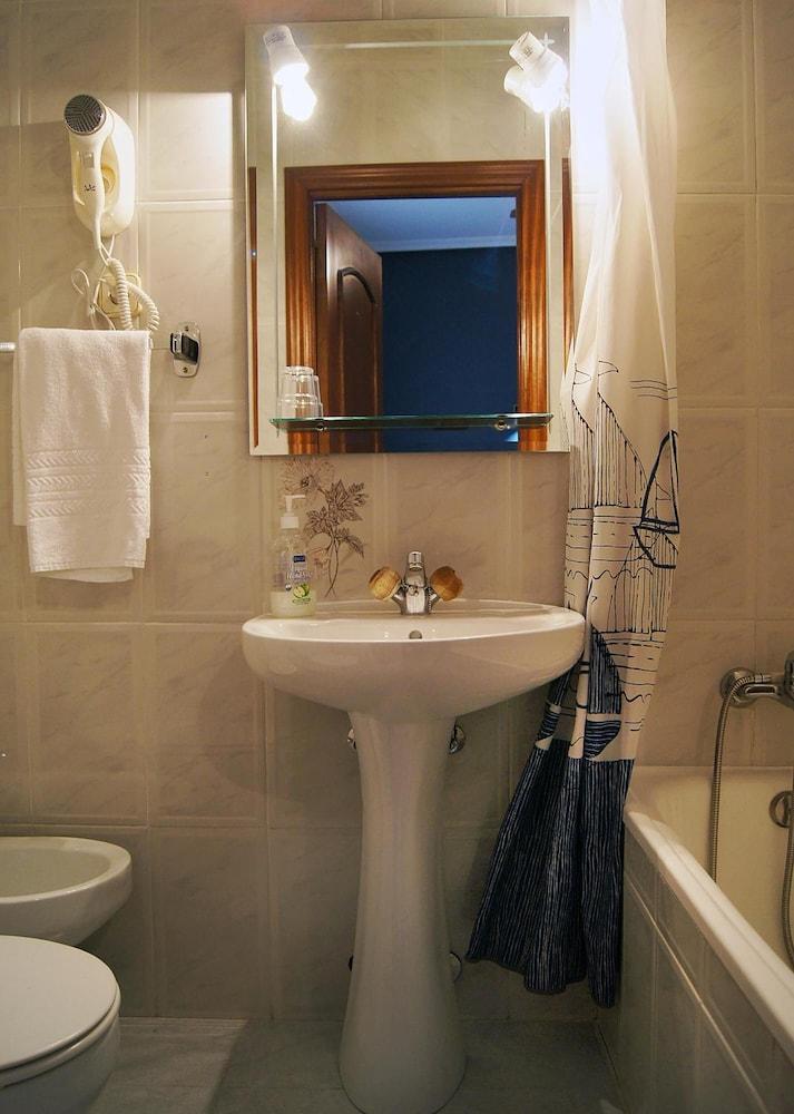 Hostal Fuencarral Kryse Madrid Buitenkant foto