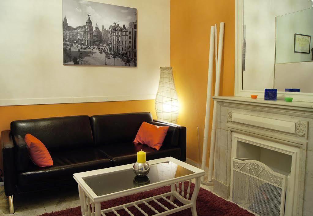 Hostal Fuencarral Kryse Madrid Buitenkant foto