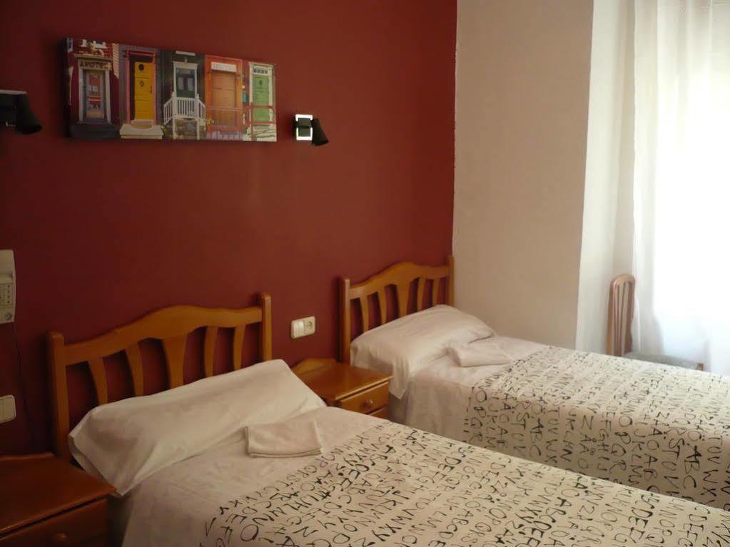 Hostal Fuencarral Kryse Madrid Buitenkant foto