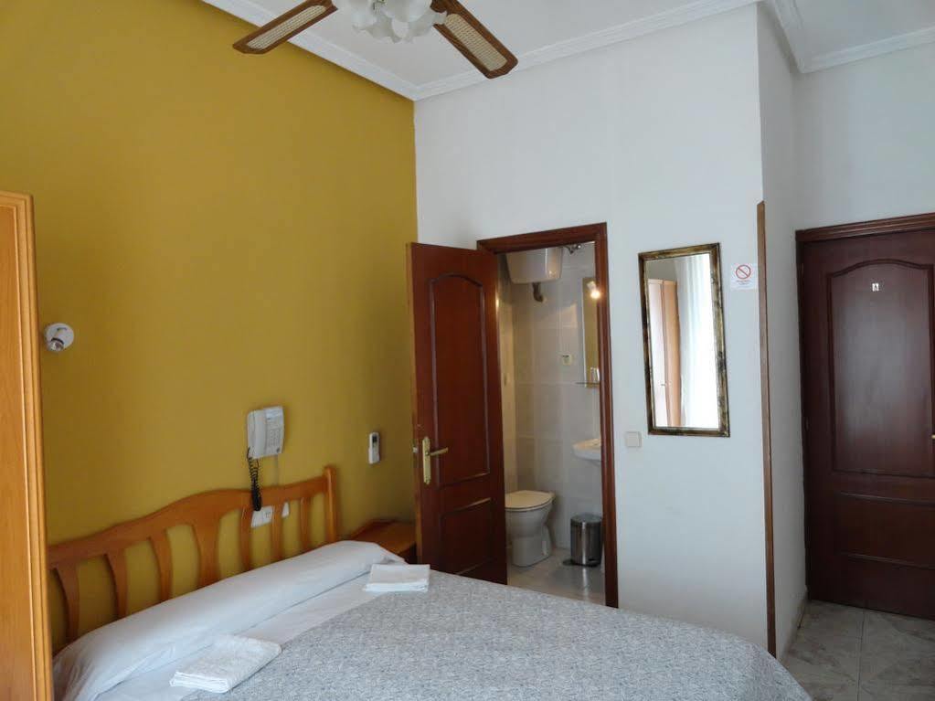Hostal Fuencarral Kryse Madrid Buitenkant foto