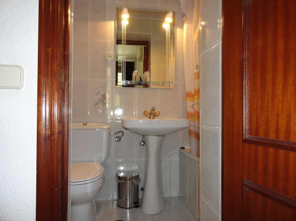 Hostal Fuencarral Kryse Madrid Buitenkant foto
