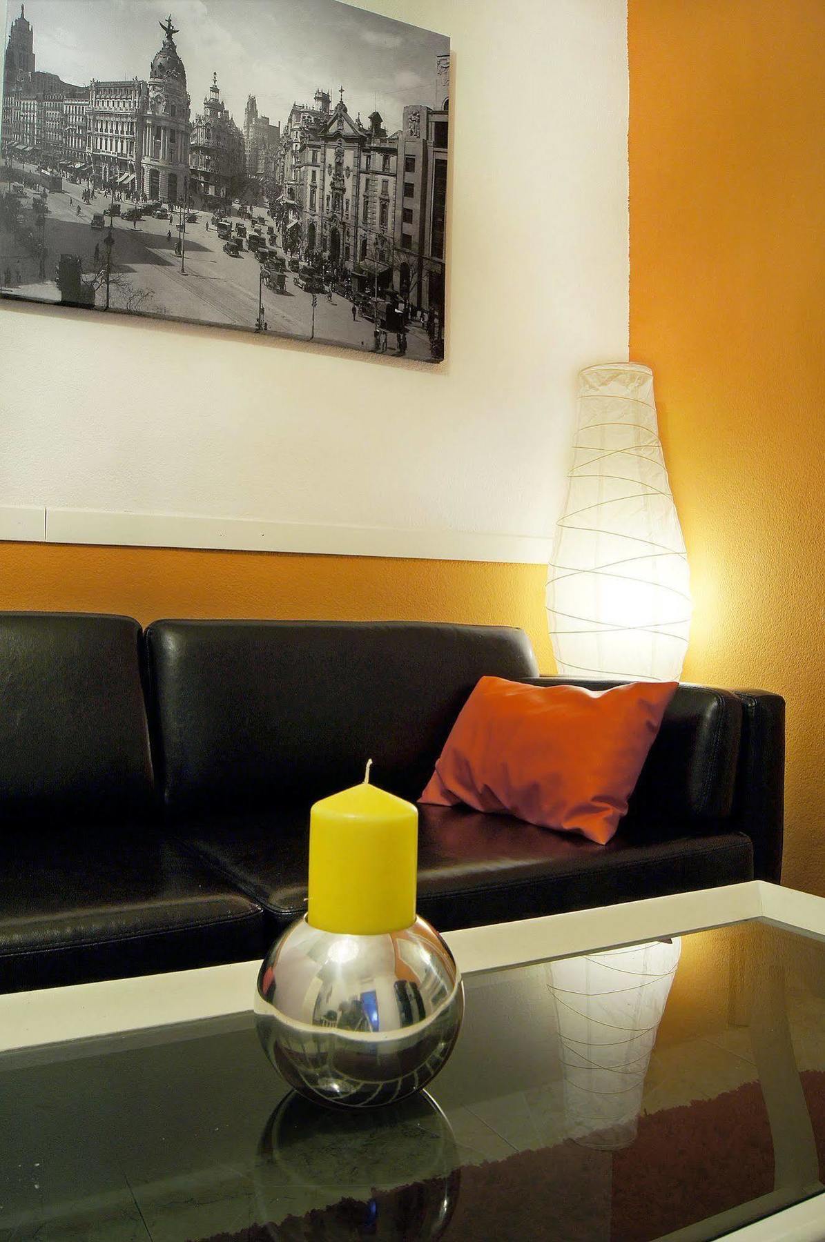 Hostal Fuencarral Kryse Madrid Buitenkant foto