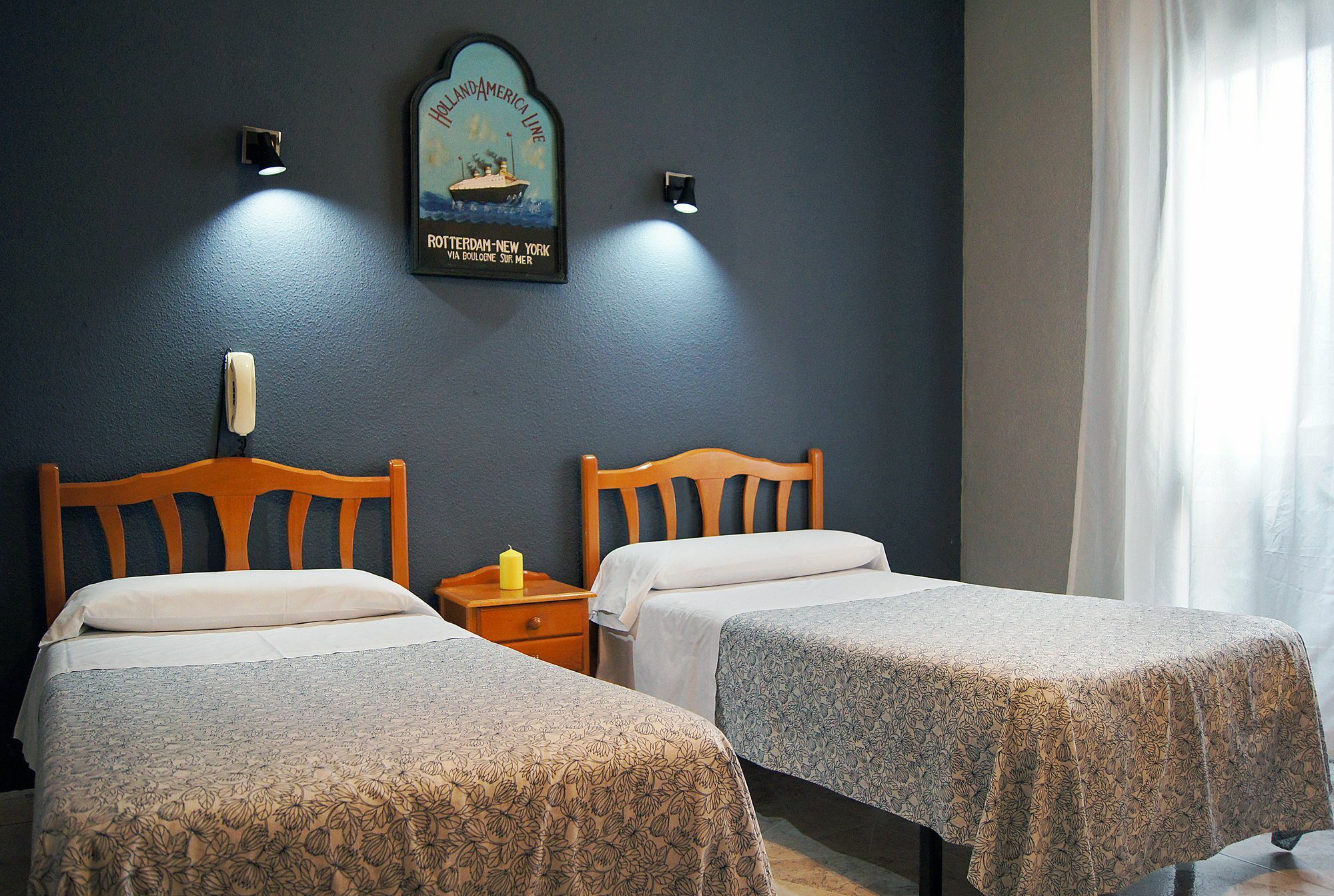 Hostal Fuencarral Kryse Madrid Buitenkant foto
